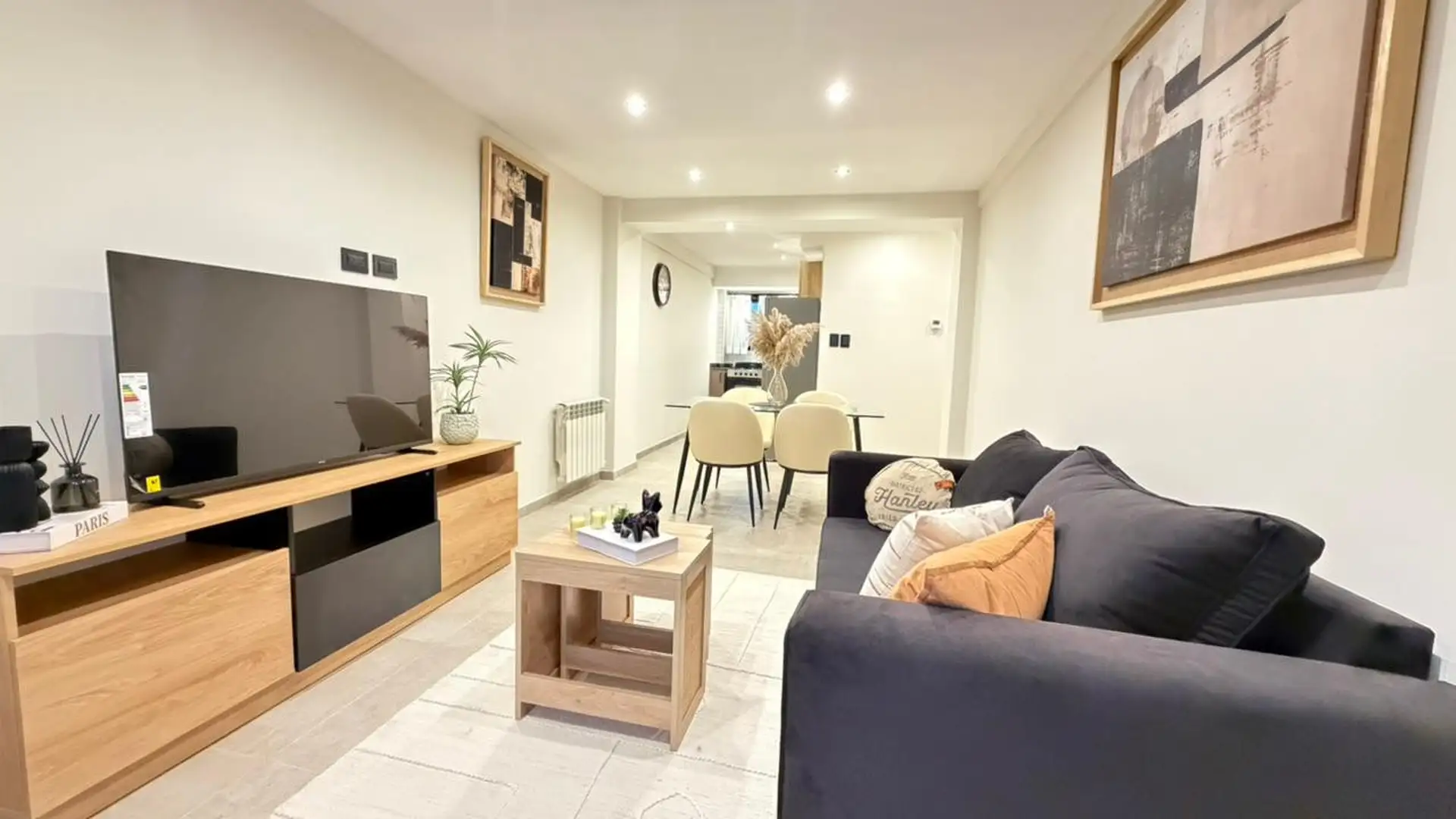 VENTA 3 AMBIENTES. SANTA FE 2300- BALCÓN A LA CALLE