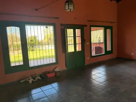 CASA QUINTA CON DOS HABITACIONES, PARQUE Y PILETA