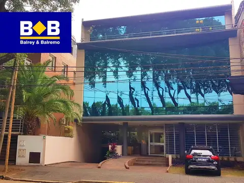 Excelente Semi Piso - 110 m2 - 2 Cocheras - 2 Baños - Kitchenette - Ascensor Vidriado - Vista al Parque