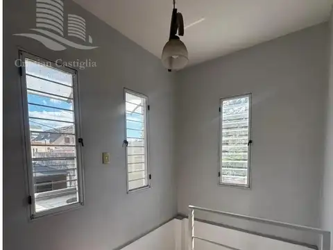 Depto Tipo Casa 4 ambientes con 2 baños