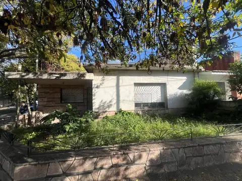 VENTA CASA 3 DORMITORIOS PATIO BARRIO LOS PARAISOS