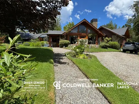 VENTA Casa 250 m2 Lote de 2300 m2 con Piscina Climatizada Barrio Paseo Del Cipres Villa La Angostura