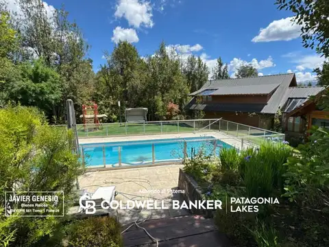 VENTA Casa 250 m2 Lote de 2300 m2 con Piscina Climatizada Barrio Paseo Del Cipres Villa La Angostura