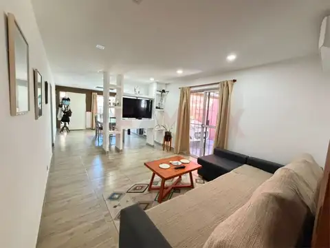 Venta casa jardín, parrilla y cochera Benavidez
