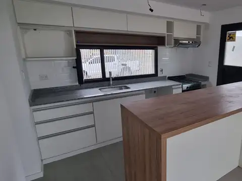 Casa en Venta con 1 cochera
