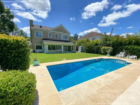 Hermosa Casa en Abril Country Club