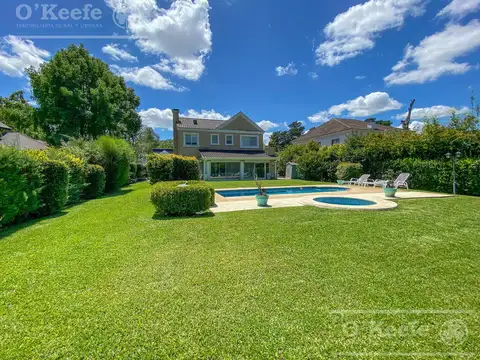 Casa en Venta - 4 dormitorios - USD 520.000