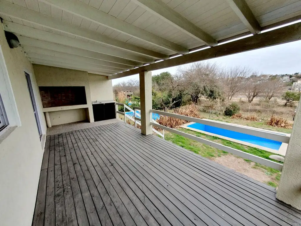 Casa - 110  m² Cubierta | 3 dormitorios | 14 años | 2 baños | 4 ambientes | 2 cocheras