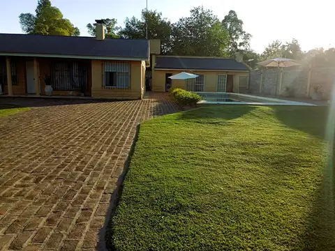 VENTA CASA QUINTA PISCINA, PARQUE, QUINCHO LA REJA 1300M2