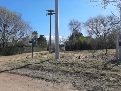 Av. San Martin esq. Cerro Blanco 100