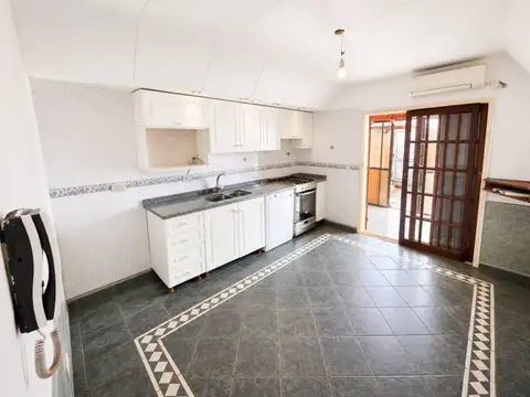 Depto Tipo Casa en Venta en Velez Sarsfield, USD 190.000