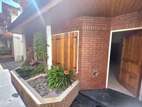 Depto Tipo Casa 3 ambientes con 2 baños