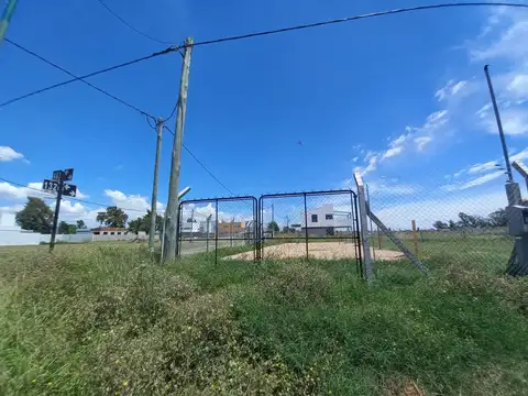 132 y 483, terreno en venta en Los Enriques, Gorina