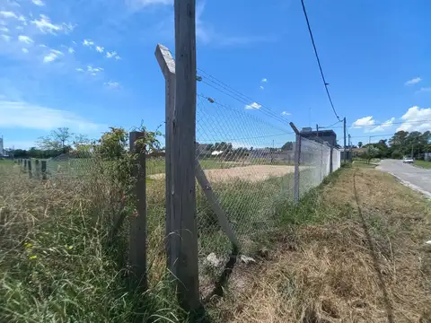 132 y 483, terreno en venta en Los Enriques, Gorina