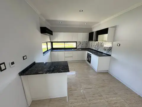 Casa en Venta en Medal Country club, USD 250.000