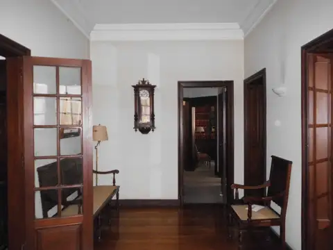 Venta Oficina de categoría de 8 despachos Zona Tribunales