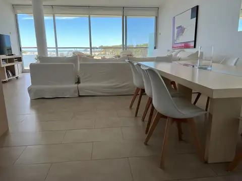 Departamento 4 ambientes con 4 baños