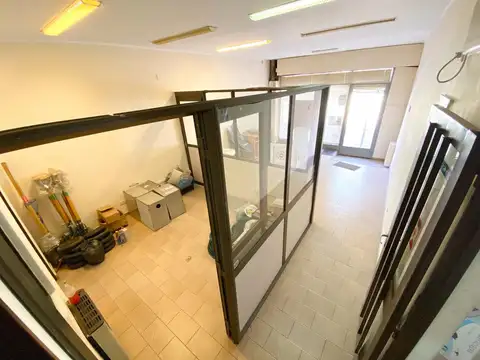 Local venta barrio echesortu luminoso a la calle