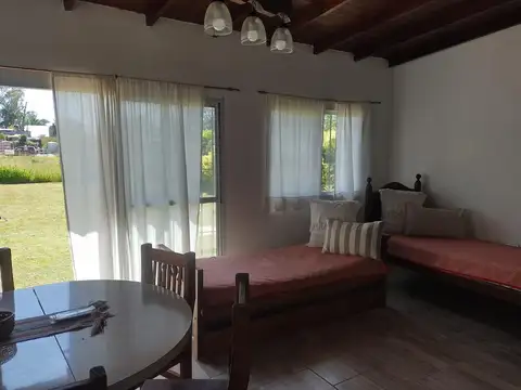 Casa 2 ambientes con 1 baño