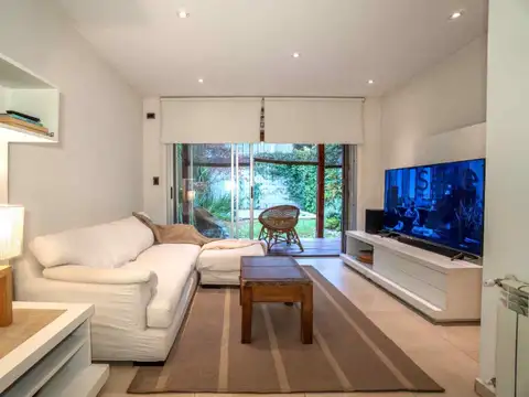 Duplex venta, City Bell. 2 dormitorios y parque