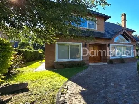 Casa en Venta al Oeste