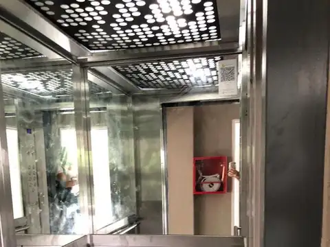 2 Amb con Balcón al Frente