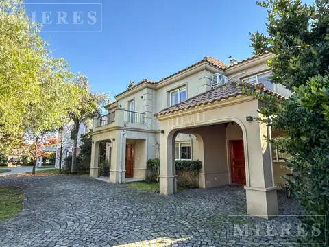 Casa en Venta en La Montura, USD 370.000