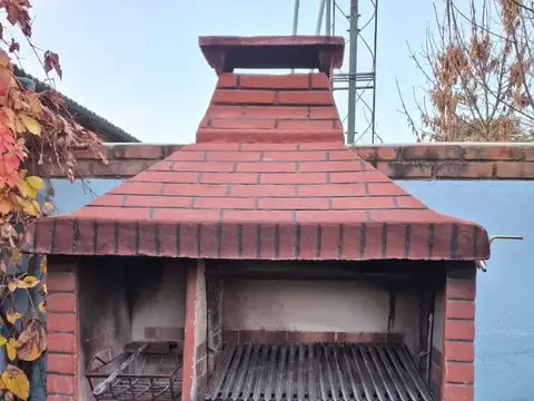 Casa en Alquiler con 1 cochera