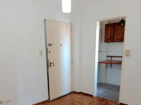 EXCELENTE   2 amb , luminoso, impecable estado , 36M total