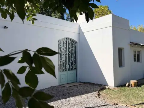 VENTA CASA CON PILETA LOTE 1750 m² EL REMANSO