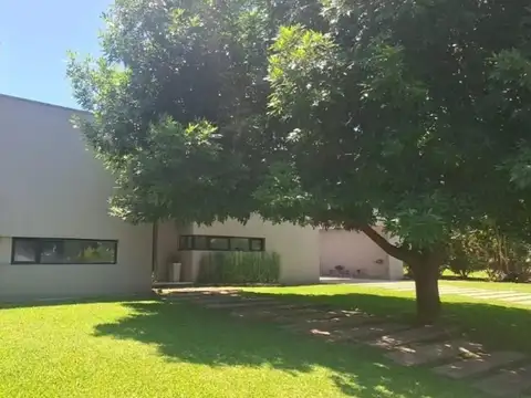 Casa en Alquiler Temporal en Haras Santa Maria, USD 2.800