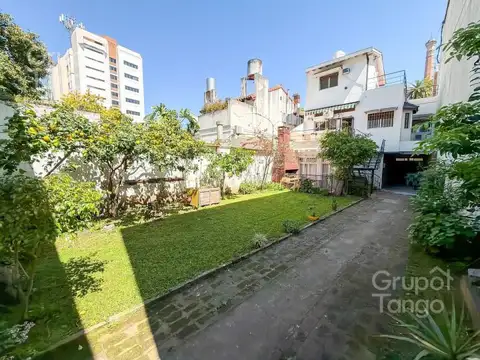 Venta Casa Villa Urquiza Ocho Ambientes Jardín Patio Parque Cocheras Parrilla Balcon Terraza At...