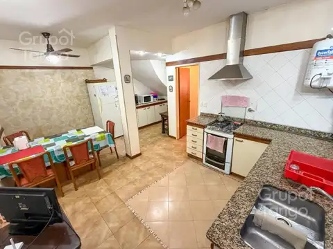 Casa en Venta con 5 cocheras