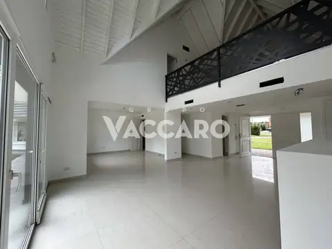 Casa 7 ambientes con 6 baños