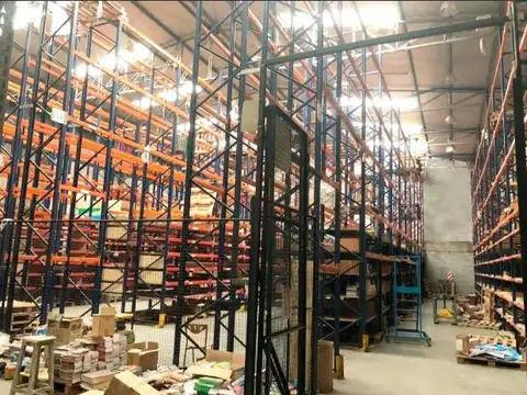 Galpon en Alquiler en Pompeya, USD 11.700