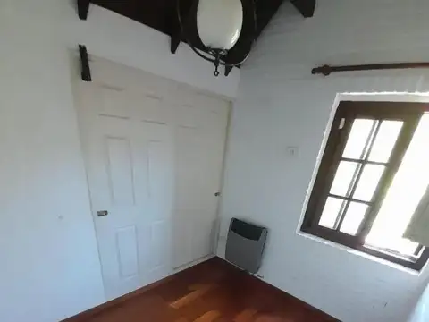 Casa en Alquiler con 2 cocheras