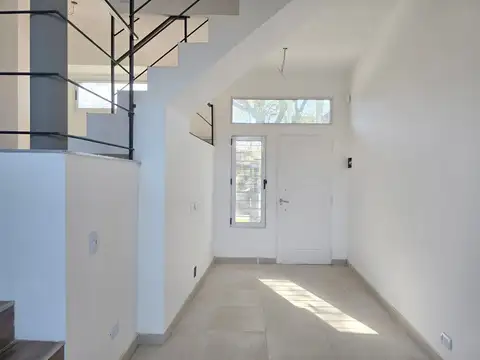 Casa en Venta en Castelar, USD 95.000