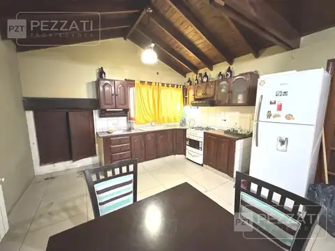Casa en venta. P.H. Al frente. Totalmente independiente. Zona San Juan. Garage