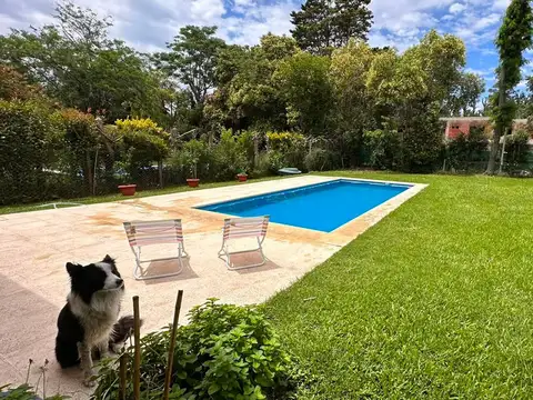 CASA EN VENTA 4 AMBIENTES  ESCOBAR