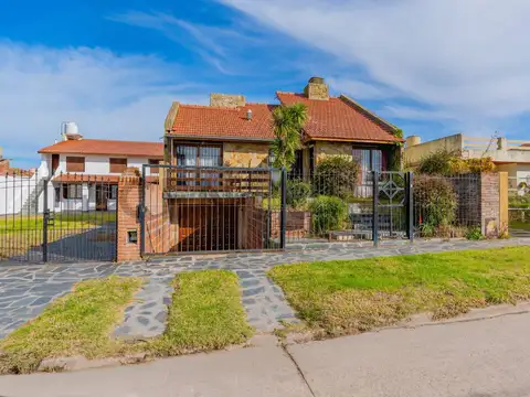 Venta de  Casa 5 Ambientes en Faro Norte, Mar del Plata.