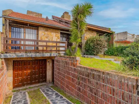 Comuna de Mafalda 700, Piso 0