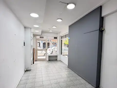 ALQUILER de local comercial de 33 m2 en Buenos Aires al 400, Barrio Sur