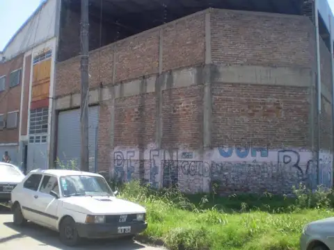Galpon en Alquiler 25  mts Frente