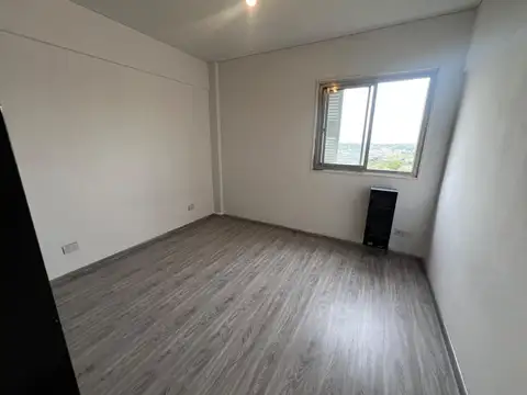 Departamento en Alquiler en Sarandi, $ 650.000