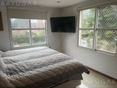 Casa en Venta con 6 cocheras