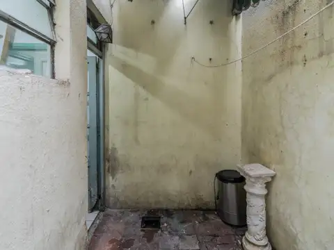 Depto Tipo Casa en Venta en Flores, USD 41.000