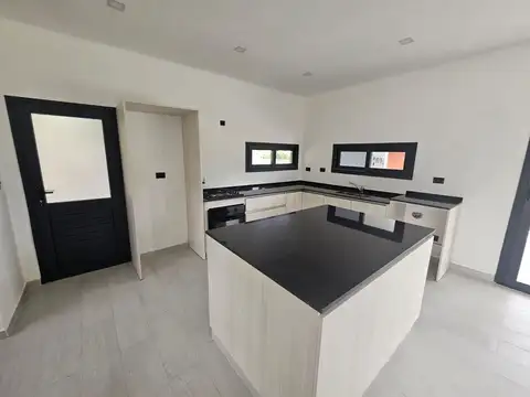 VENTA CASA 4 AMBIENTES SANTA IRENE A ESTRENAR