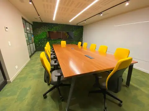 Oficina en Alquiler con 22 cocheras