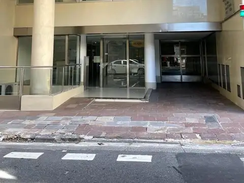 Teniente General Juan Domingo Perón 1600, Piso 1°