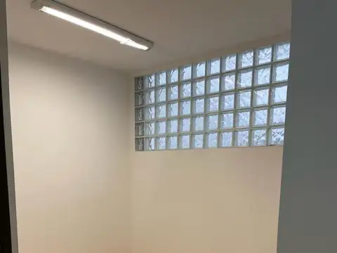 Teniente General Juan Domingo Perón 1600, Piso 1°